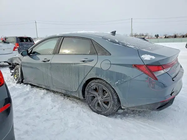 KMHLM4AG7NU249573 2022 HYUNDAI ELANTRA - Image 2