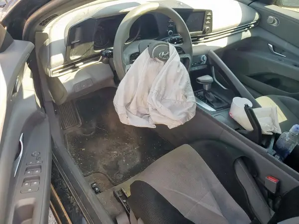 KMHLM4AG7NU253946 2022 HYUNDAI ELANTRA - Image 8
