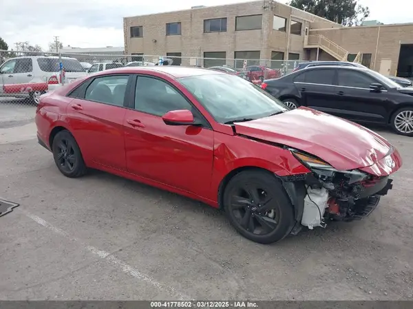 KMHLM4AG7NU260864 2022 HYUNDAI ELANTRA - Image 1