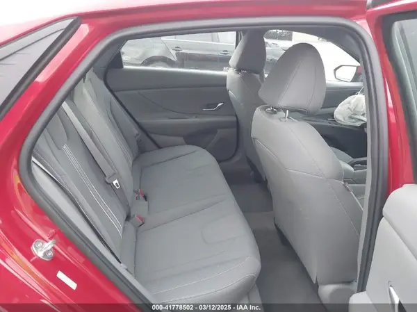 KMHLM4AG7NU260864 2022 HYUNDAI ELANTRA - Image 8