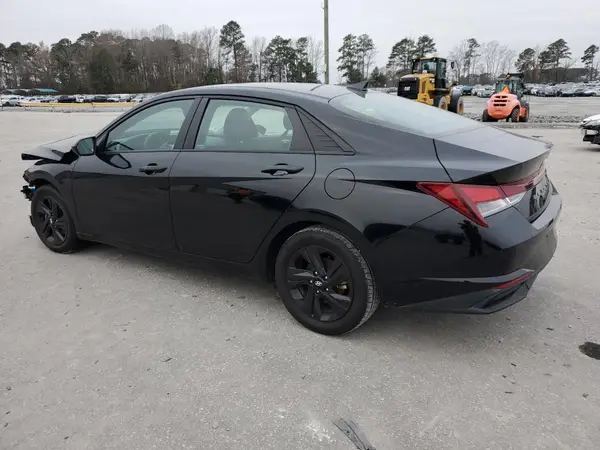 KMHLM4AG7NU273565 2022 HYUNDAI ELANTRA - Image 2