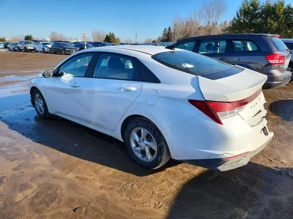 KMHLM4AG7NU313675 2022 HYUNDAI ELANTRA - Image 2