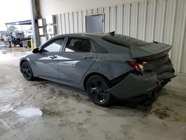 KMHLM4AG7NU317239 2022 HYUNDAI ELANTRA - Image 2