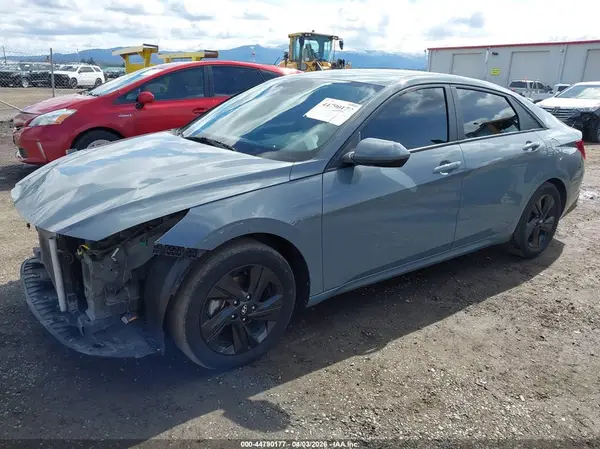 KMHLM4AG7NU326619 2022 HYUNDAI ELANTRA - Image 2