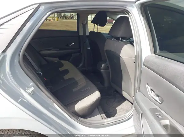 KMHLM4AG7NU326619 2022 HYUNDAI ELANTRA - Image 8