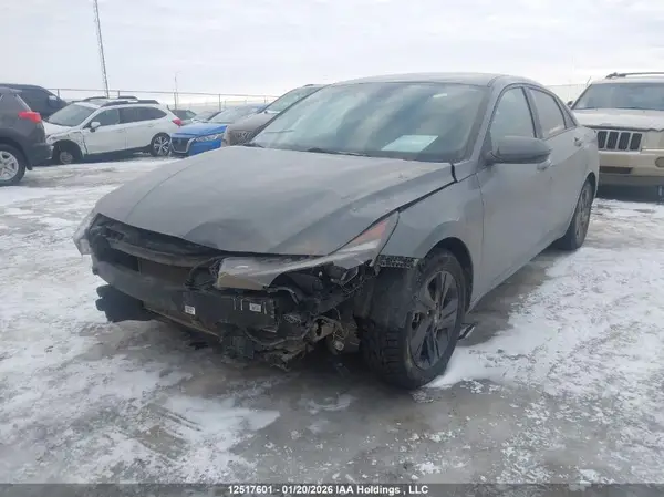 KMHLM4AG7NU327320 2022 HYUNDAI ELANTRA - Image 2