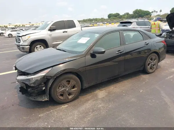 KMHLM4AG7NU331609 2022 HYUNDAI ELANTRA - Image 2