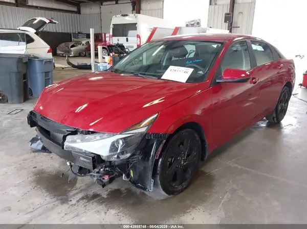 KMHLM4AG7NU332890 2022 HYUNDAI ELANTRA - Image 2