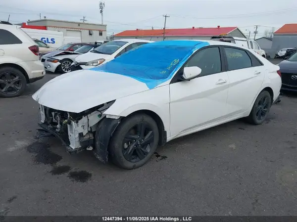 KMHLM4AG7NU335627 2022 HYUNDAI ELANTRA - Image 2