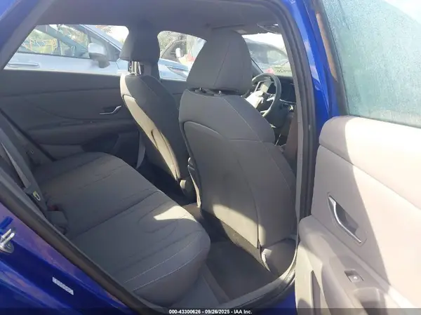 KMHLM4AG7NU351858 2022 HYUNDAI ELANTRA - Image 8
