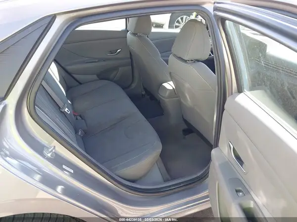 KMHLM4AG7NU352637 2022 HYUNDAI ELANTRA - Image 8