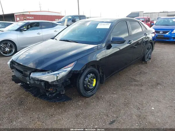 KMHLM4AG7NU353948 2022 HYUNDAI ELANTRA - Image 2