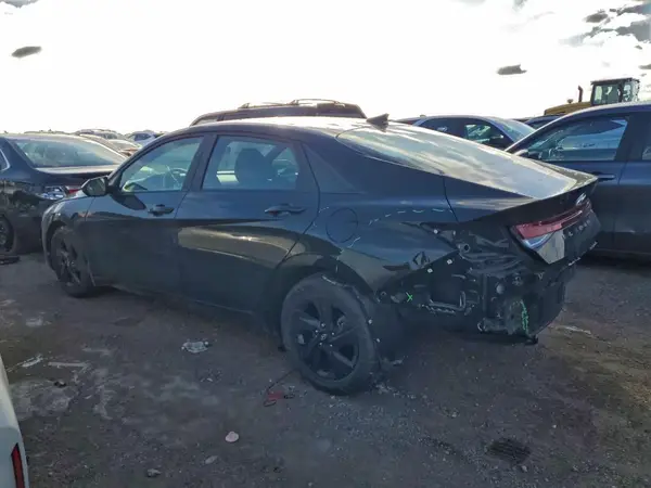 KMHLM4AG7NU357949 2022 HYUNDAI ELANTRA - Image 2