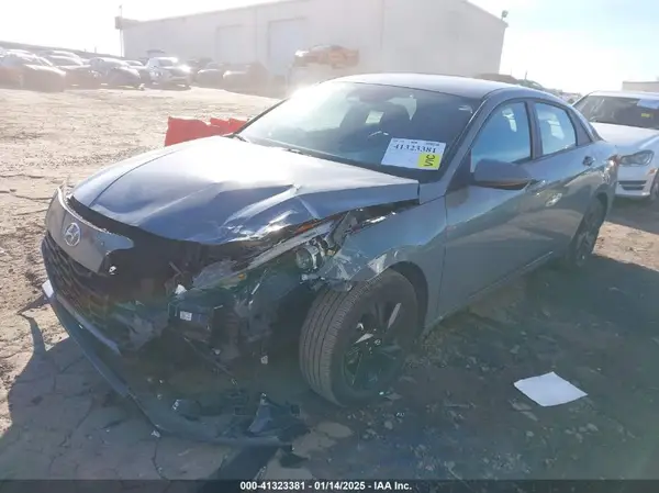 KMHLM4AG7NU358793 2022 HYUNDAI ELANTRA - Image 2