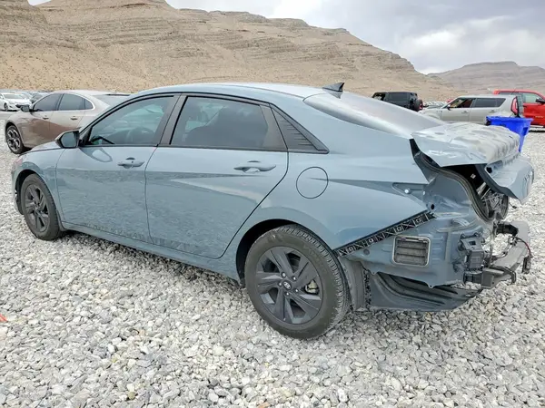 KMHLM4AG7NU365940 2022 HYUNDAI ELANTRA - Image 2