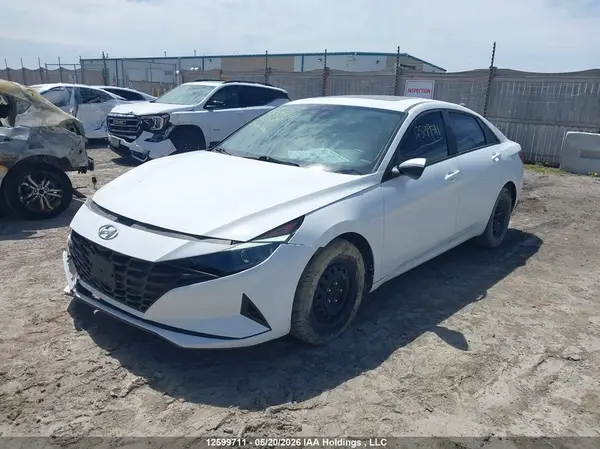 KMHLM4AG7NU368675 2022 HYUNDAI ELANTRA - Image 2
