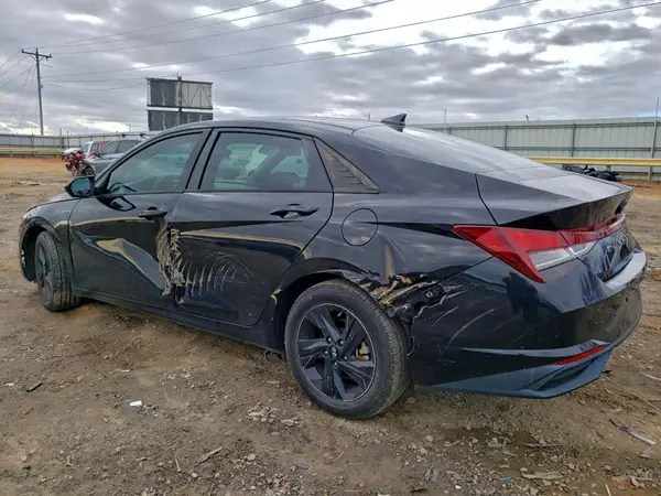 KMHLM4AG7PU370705 2023 HYUNDAI ELANTRA - Image 2