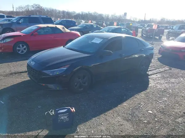 KMHLM4AG7PU373457 2023 HYUNDAI ELANTRA - Image 2