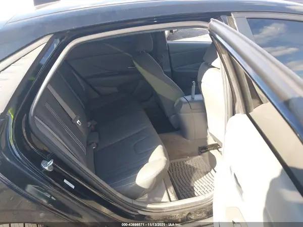 KMHLM4AG7PU373457 2023 HYUNDAI ELANTRA - Image 8