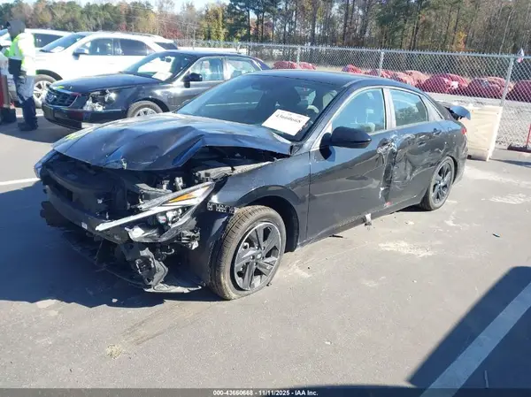 KMHLM4AG7PU373460 2023 HYUNDAI ELANTRA - Image 2
