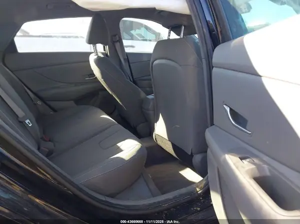 KMHLM4AG7PU373460 2023 HYUNDAI ELANTRA - Image 8