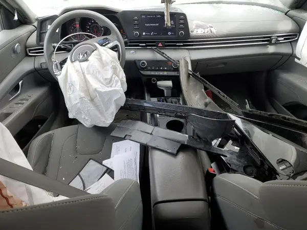 KMHLM4AG7PU375502 2023 HYUNDAI ELANTRA - Image 8