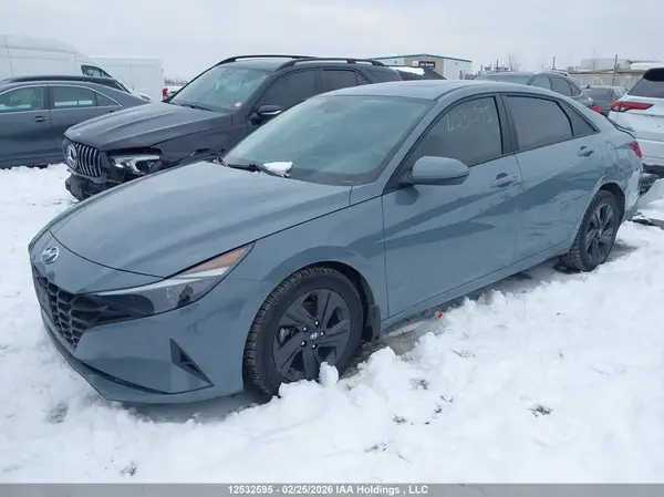 KMHLM4AG7PU379775 2023 HYUNDAI ELANTRA - Image 2