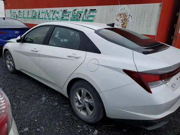 KMHLM4AG7PU389741 2023 HYUNDAI ELANTRA - Image 2