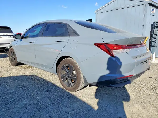 KMHLM4AG7PU415545 2023 HYUNDAI ELANTRA - Image 2