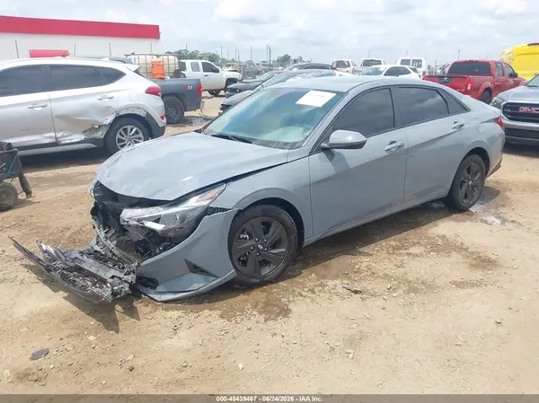 KMHLM4AG7PU432376 2023 HYUNDAI ELANTRA - Image 2