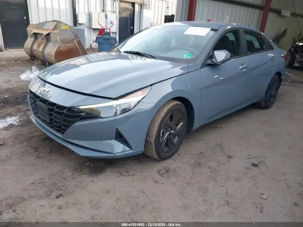 KMHLM4AG7PU433236 2023 HYUNDAI ELANTRA - Image 2