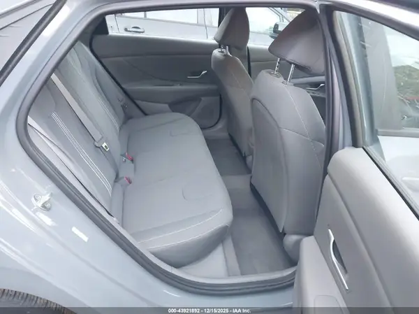 KMHLM4AG7PU433236 2023 HYUNDAI ELANTRA - Image 8