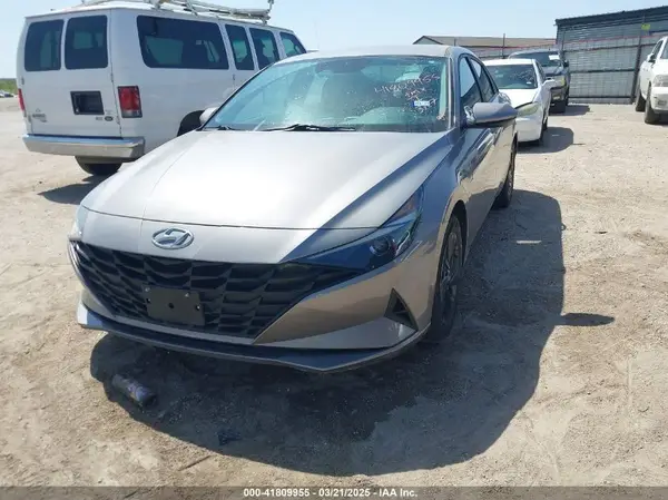 KMHLM4AG7PU435987 2023 HYUNDAI ELANTRA - Image 2