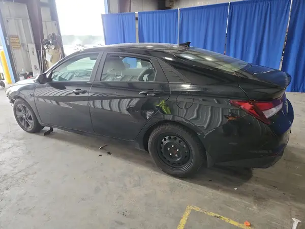 KMHLM4AG7PU437142 2023 HYUNDAI ELANTRA - Image 2
