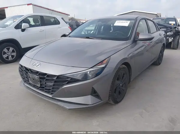 KMHLM4AG7PU438095 2023 HYUNDAI ELANTRA - Image 2