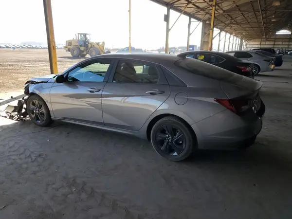 KMHLM4AG7PU439330 2023 HYUNDAI ELANTRA - Image 2