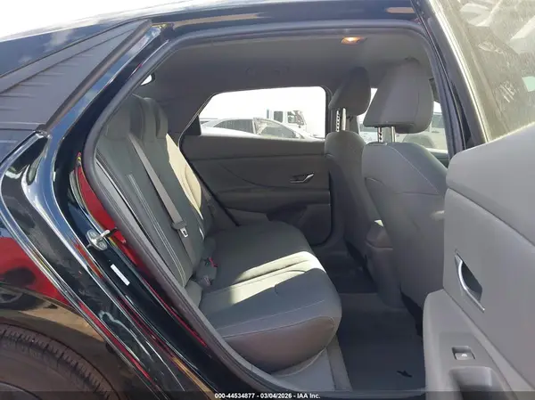 KMHLM4AG7PU449372 2023 HYUNDAI ELANTRA - Image 8