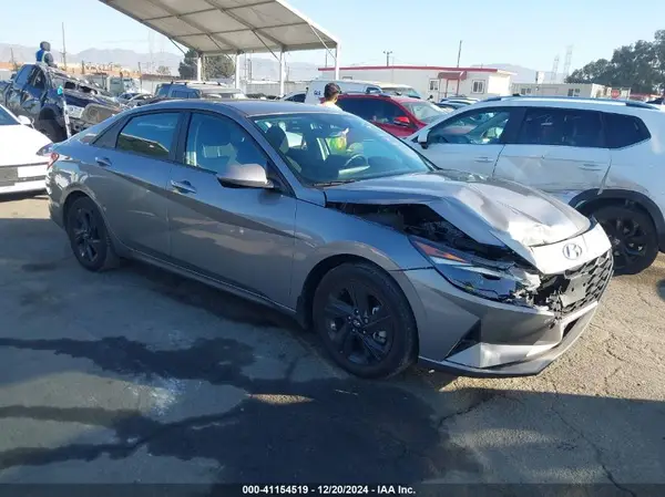 KMHLM4AG7PU497261 2023 HYUNDAI ELANTRA - Image 1
