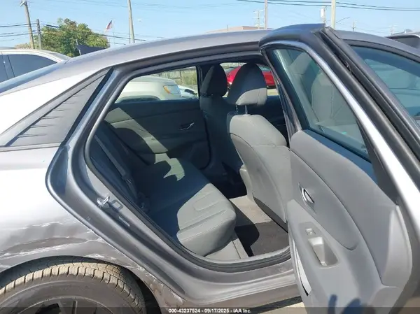 KMHLM4AG7PU507366 2023 HYUNDAI ELANTRA - Image 8