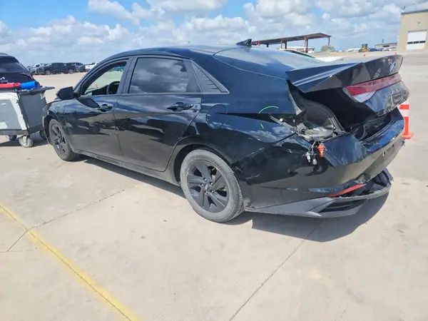 KMHLM4AG7PU520652 2023 HYUNDAI ELANTRA - Image 2
