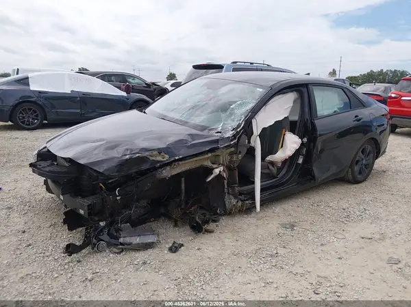 KMHLM4AG7PU529142 2023 HYUNDAI ELANTRA - Image 2