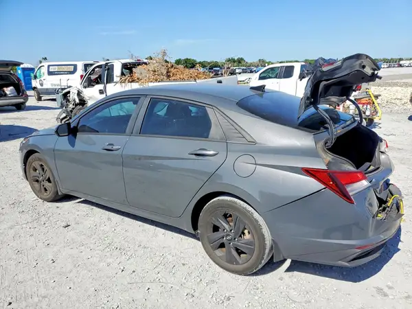 KMHLM4AG7PU572931 2023 HYUNDAI ELANTRA - Image 2
