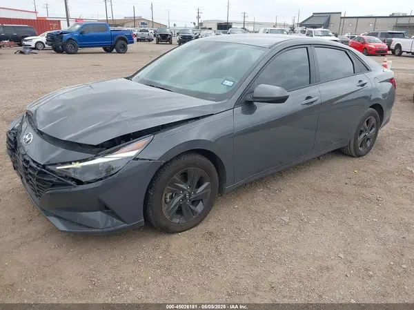 KMHLM4AG7PU587123 2023 HYUNDAI ELANTRA - Image 2