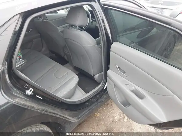 KMHLM4AG7PU596193 2023 HYUNDAI ELANTRA - Image 8