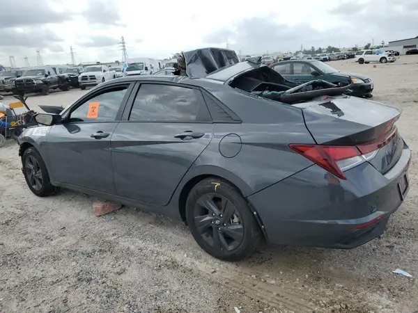 KMHLM4AG7PU596825 2023 HYUNDAI ELANTRA - Image 2