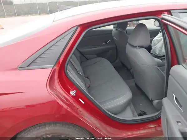 KMHLM4AG7PU619651 2023 HYUNDAI ELANTRA - Image 8