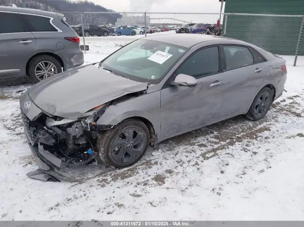 KMHLM4AG7PU627183 2023 HYUNDAI ELANTRA - Image 2