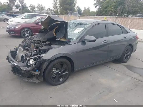 KMHLM4AG7PU627247 2023 HYUNDAI ELANTRA - Image 2