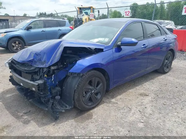KMHLM4AG8MU068867 2021 HYUNDAI ELANTRA - Image 2