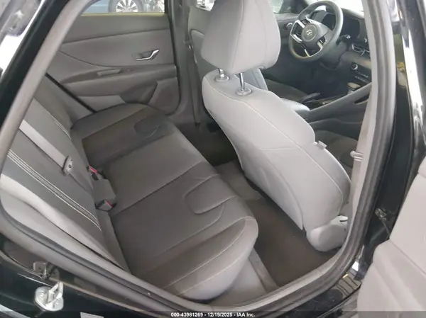 KMHLM4AG8MU093042 2021 HYUNDAI ELANTRA - Image 8